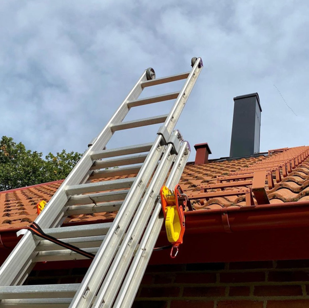 Aluminium vs Fibreglass Ladders: Durability, Weight & Safety Compared