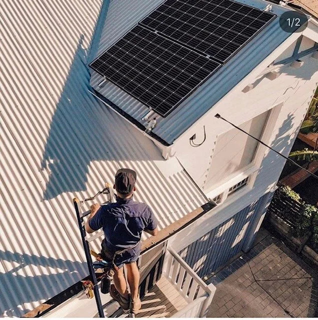 Extension &amp; portable ladder safety devices